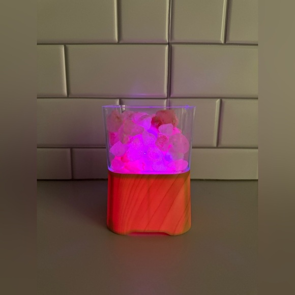 Brookstone Himalayan salt lamp speaker - Picture 4 of 5